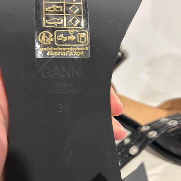 Ganni buckle heels faux leather pumps in black size 39 - Picture 13 of 13